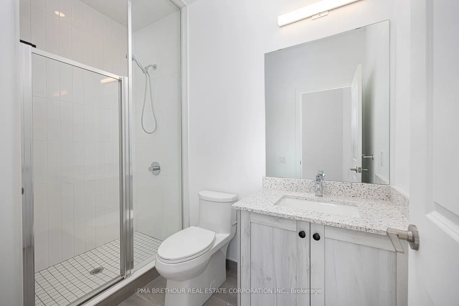 Additional image 9 of 385 Arctic Red Drive 105