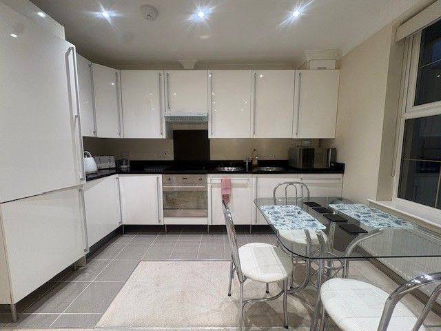 Additional image 2 of 2 bed flat to rentWhitbourne Avenue, Swindon SN3