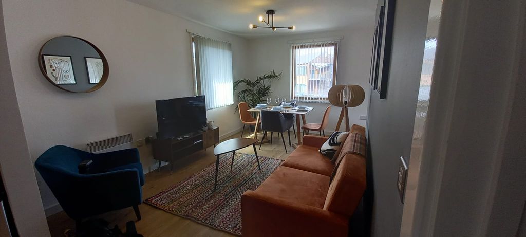 2 bed flat to rentPriory Place, Coventry CV1 photo 4