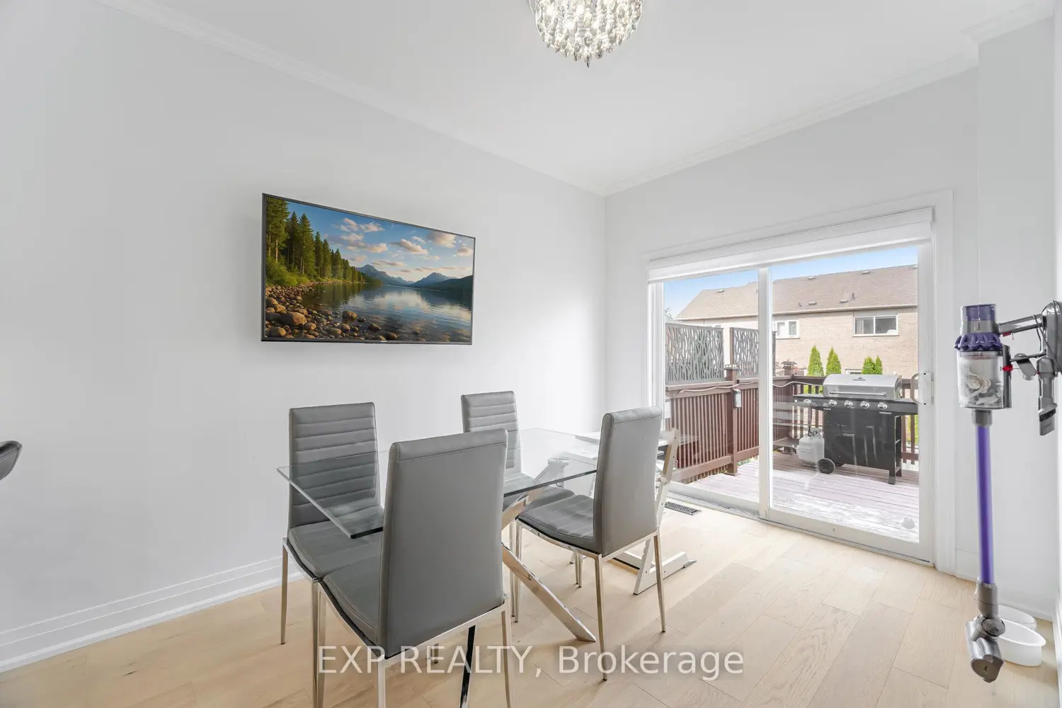 Additional image 7 of 32 Arco Circle