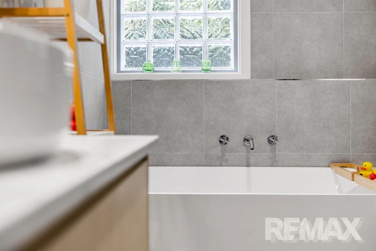 Additional image 27 of 8 Sunshine Avenue, Turvey Park NSW 2650