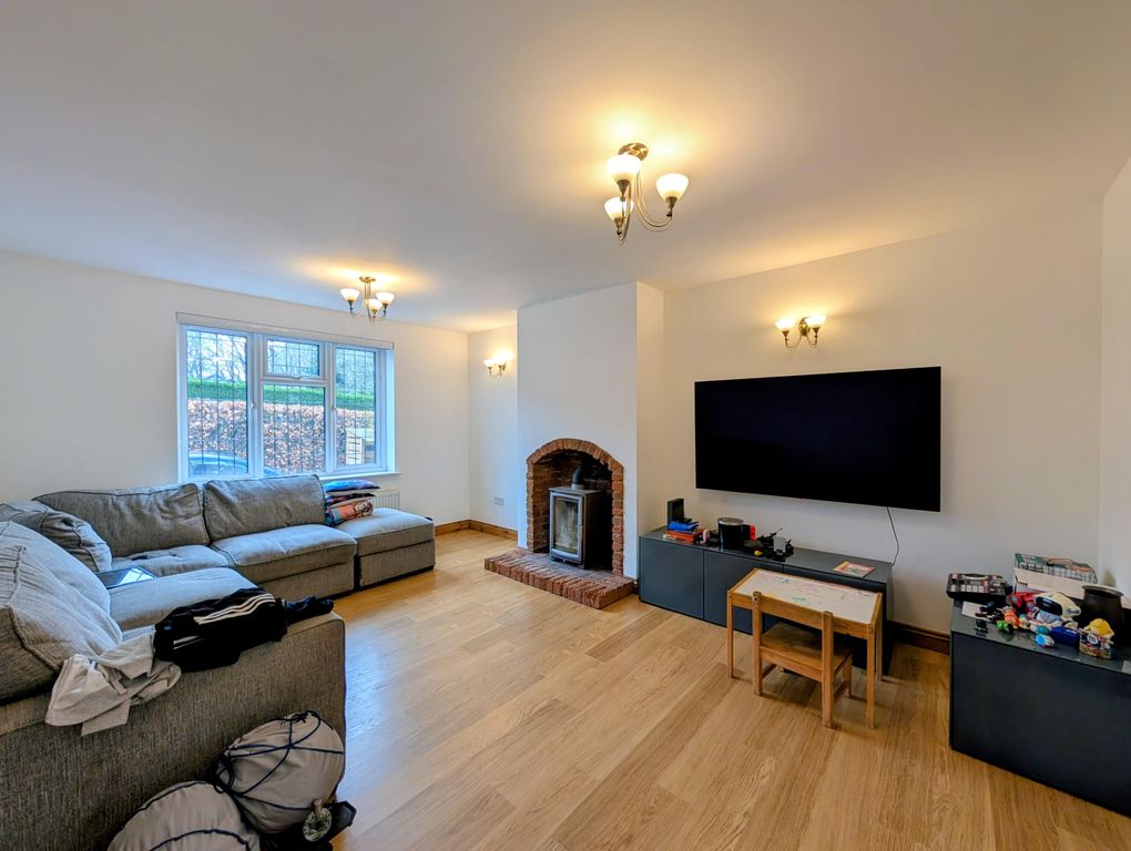 Additional image 4 of 4 bed property to rentRussell Gardens, Old Tupton, Chesterfield S42
