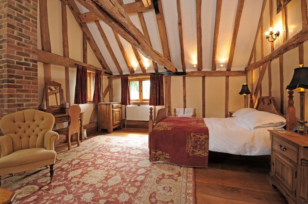 Additional image 13 of 5 bed barn conversion to rentKerves Lane, Horsham RH13