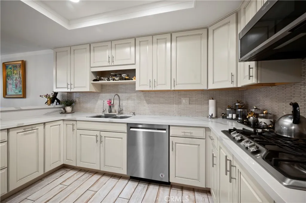 Additional image 10 of 8435 Burnet Ave Unit 105, North Hills, CA 91343