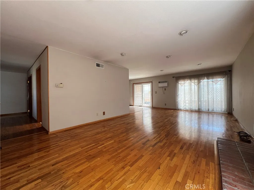 Additional image 4 of 8294 E Carburton St, Long Beach, CA 90808