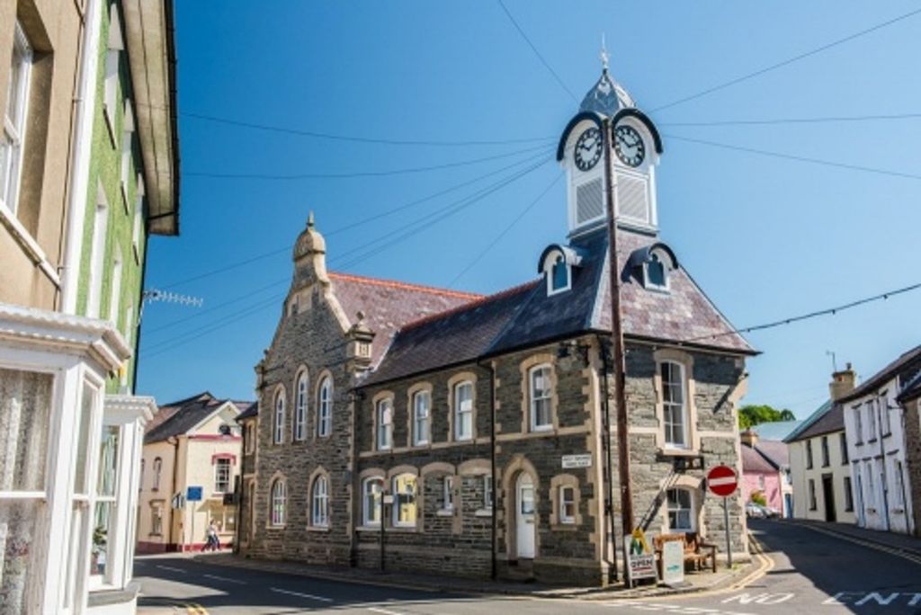 Additional image 2 of 1 bed flat to rentSycamore Street, Newcastle Emlyn SA38