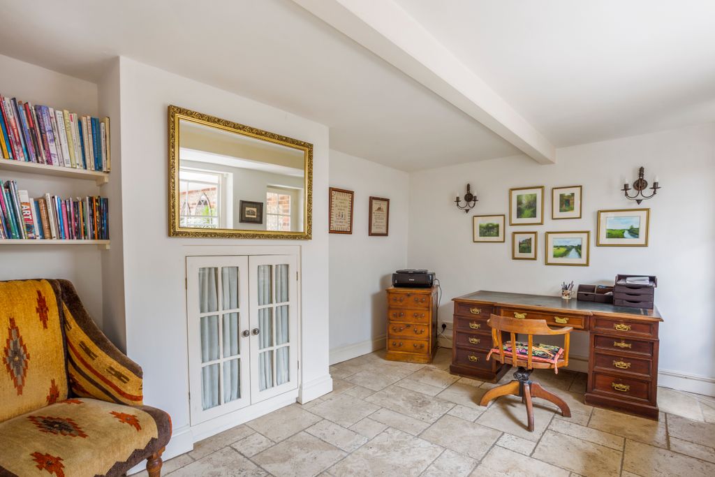 Additional image 8 of 3 bed town house to rentHigh Street, Hungerford RG17
