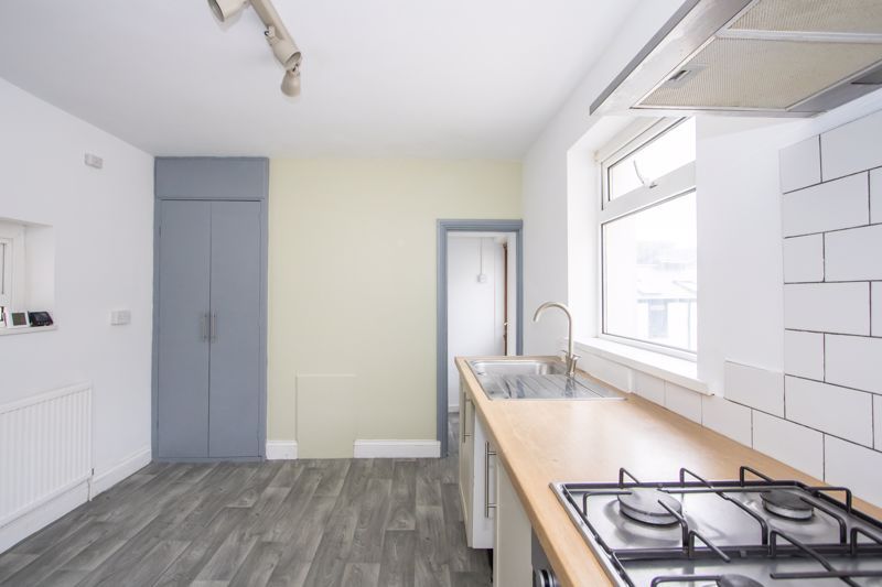 Additional image 9 of 3 bed flat to rentGlebe Street, Penarth CF64