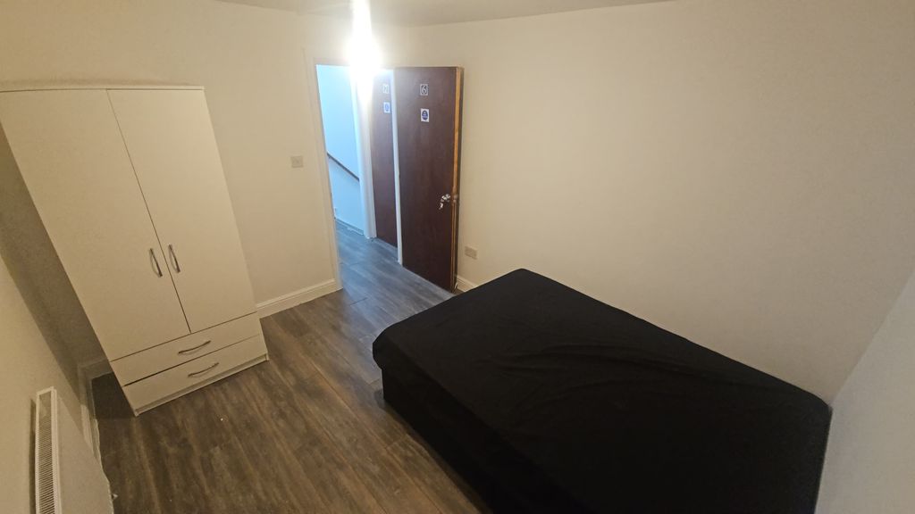 Additional image 25 of 8 bed shared accommodation to rentBiscot Road, Luton LU3