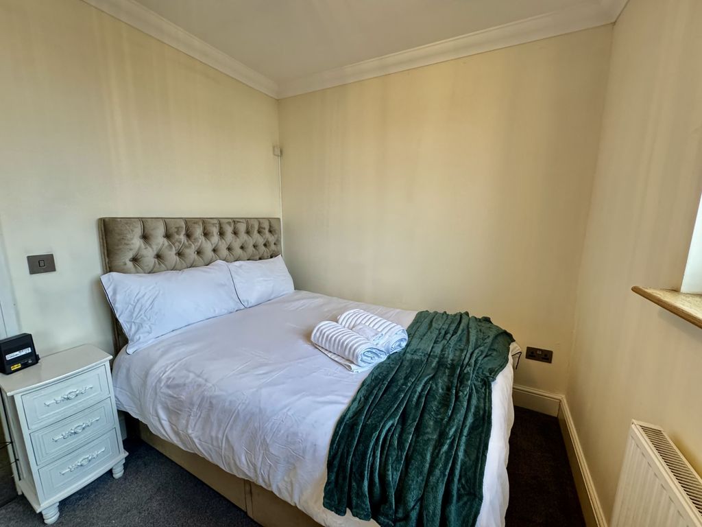 Additional image 12 of 8 bed terraced house to rentDunstable Road, Bedfordshire LU4