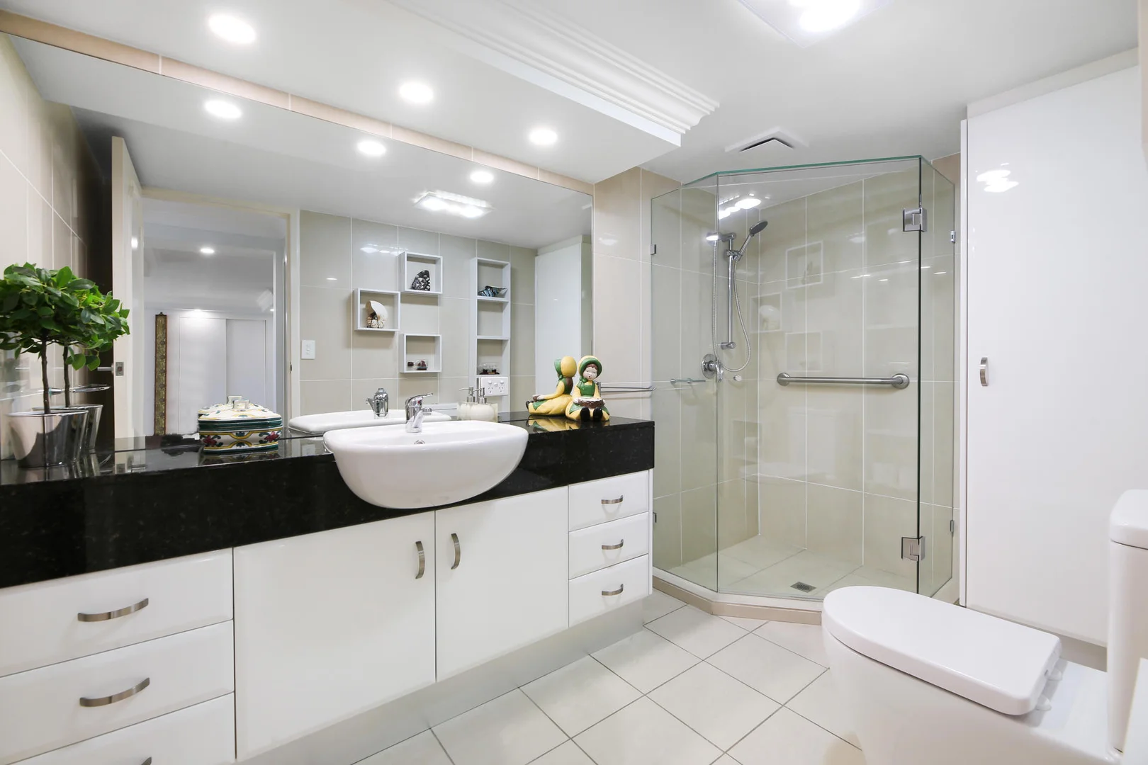 Additional image 18 of 9/18 Commodore Drive, Paradise Waters QLD 4217