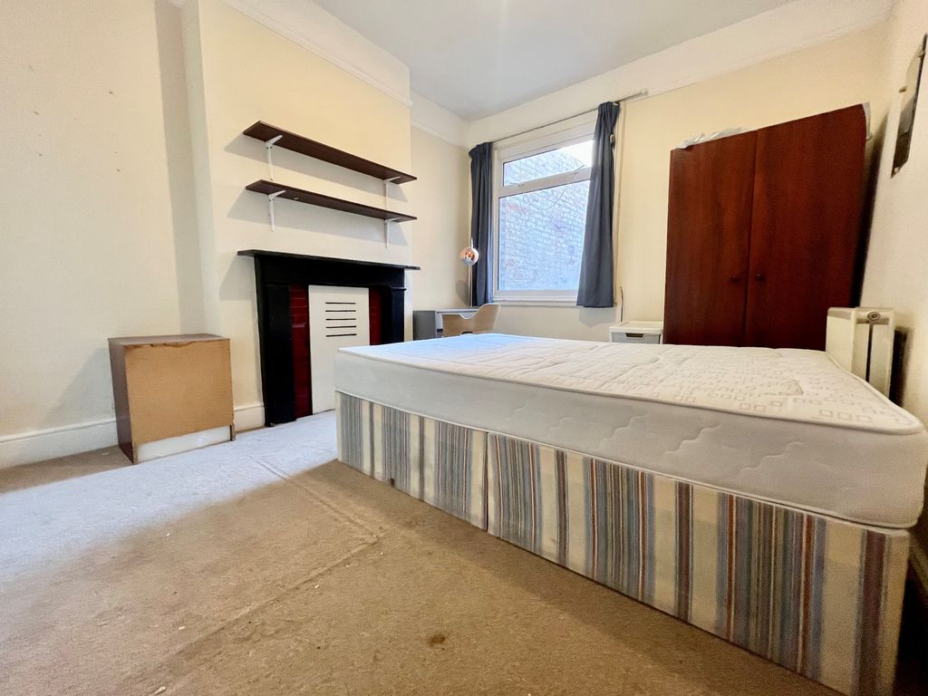 Additional image 10 of 6 bed terraced house to rentTachbrook Road, Leamington Spa CV31