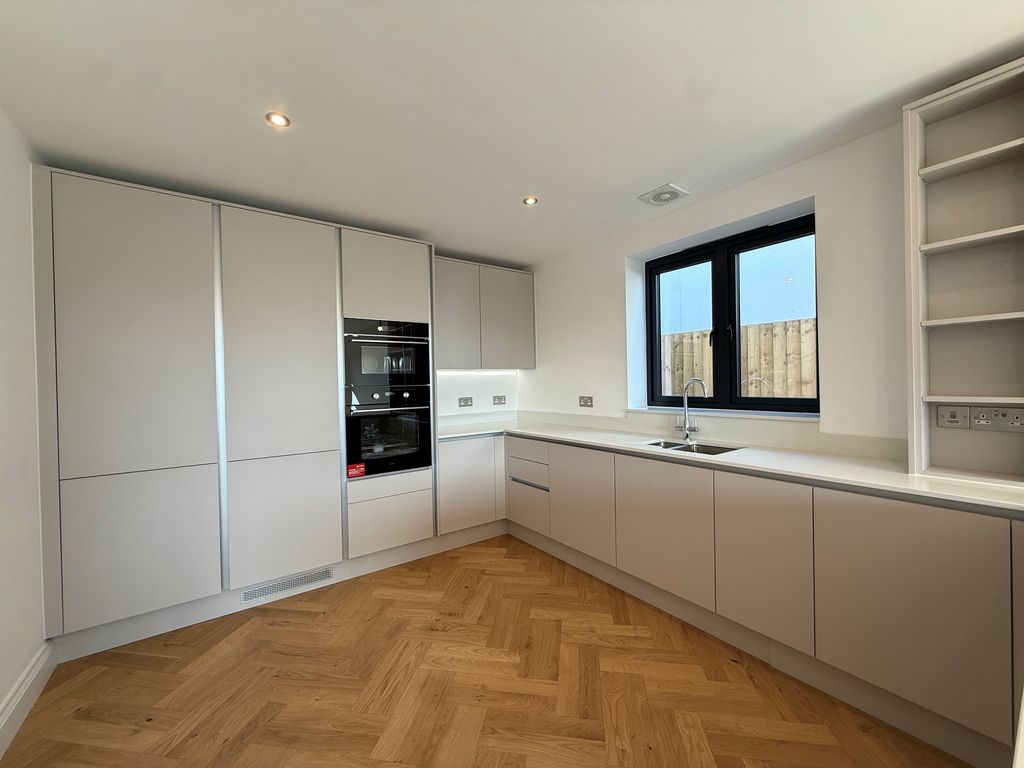 Additional image 4 of 5 bed detached house to rentOld Rydon Lane, Exeter EX2