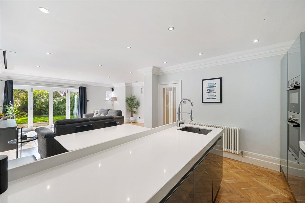 Additional image 4 of 2 bed flat to rentAdlington Road, Wilmslow, Cheshire SK9
