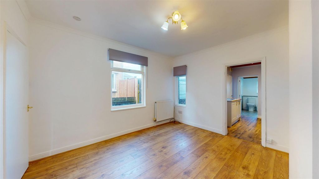 Additional image 3 of 3 bed semi-detached house to rentDoughty Street, Stamford PE9