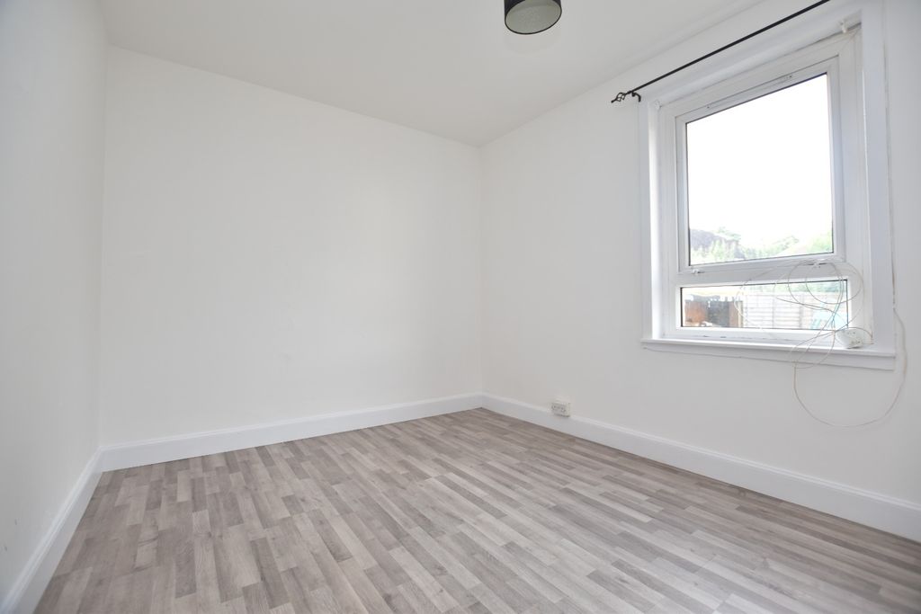 Additional image 2 of 2 bed flat to rentGlencairn Road, Paisley PA3