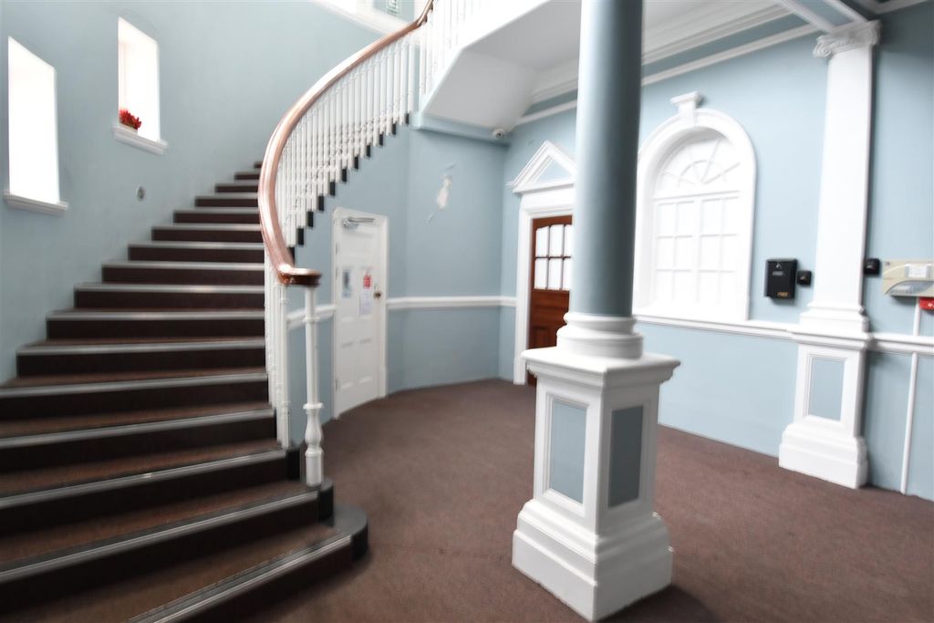 Additional image 3 of 2 bed flat to rent41 Dock View Road, Barry CF63