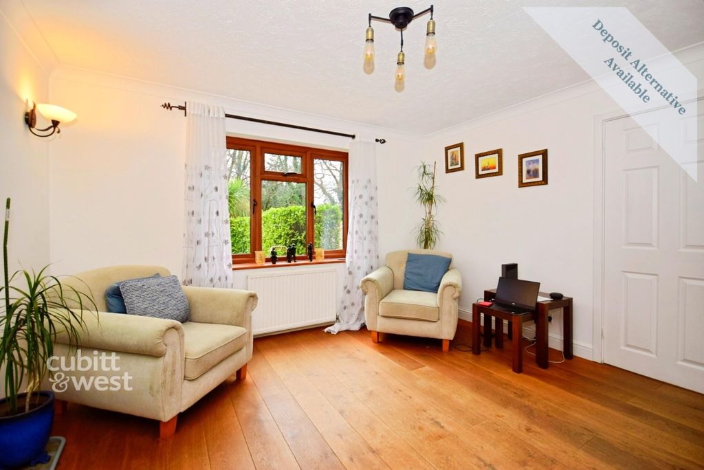 Additional image 5 of 6 bed detached house to rentCrawley Lane, Crawley RH10