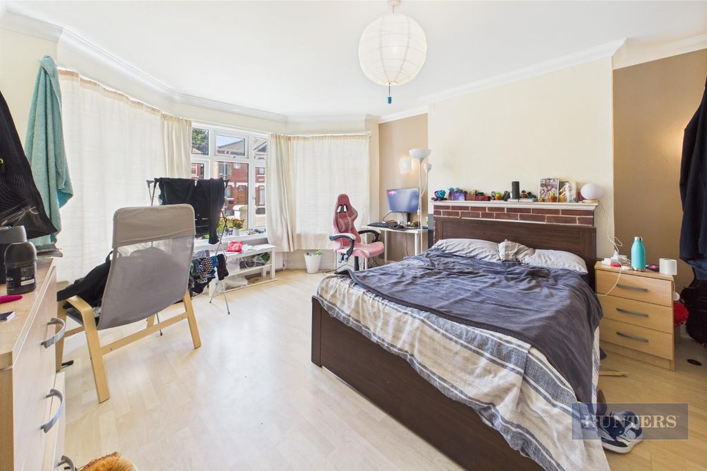 5 bed flat to rentDevonshire Road, Southampton SO15 photo 5