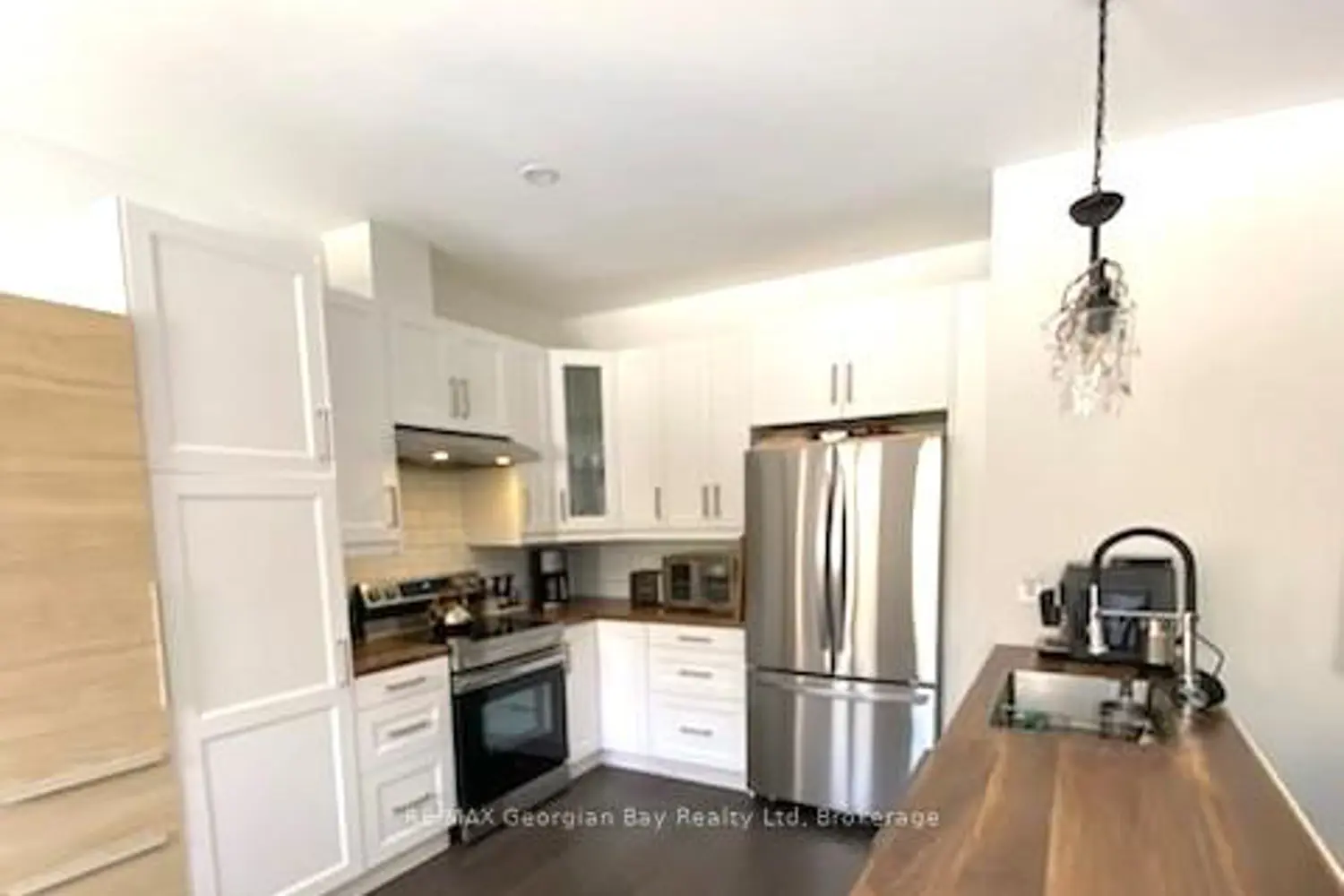 Additional image 9 of 29 Rue Camille Road