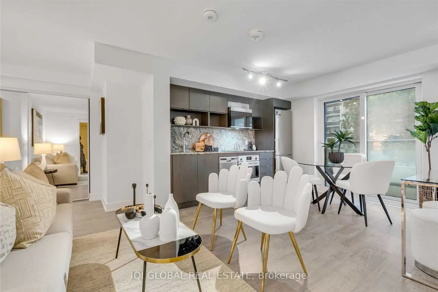 Additional image 12 of 9 Mabelle Avenue 226