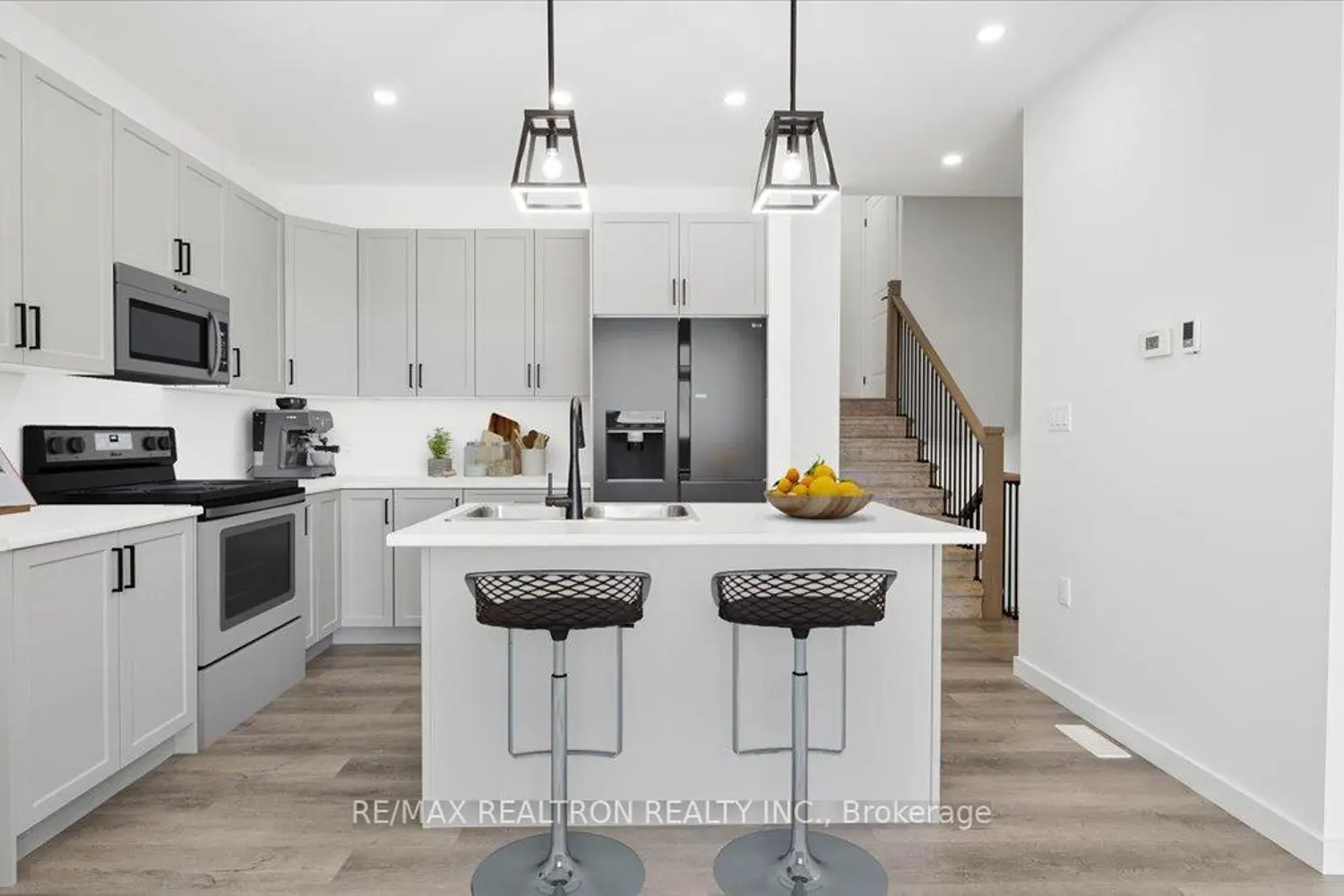 Additional image 13 of 47 Summit Crescent