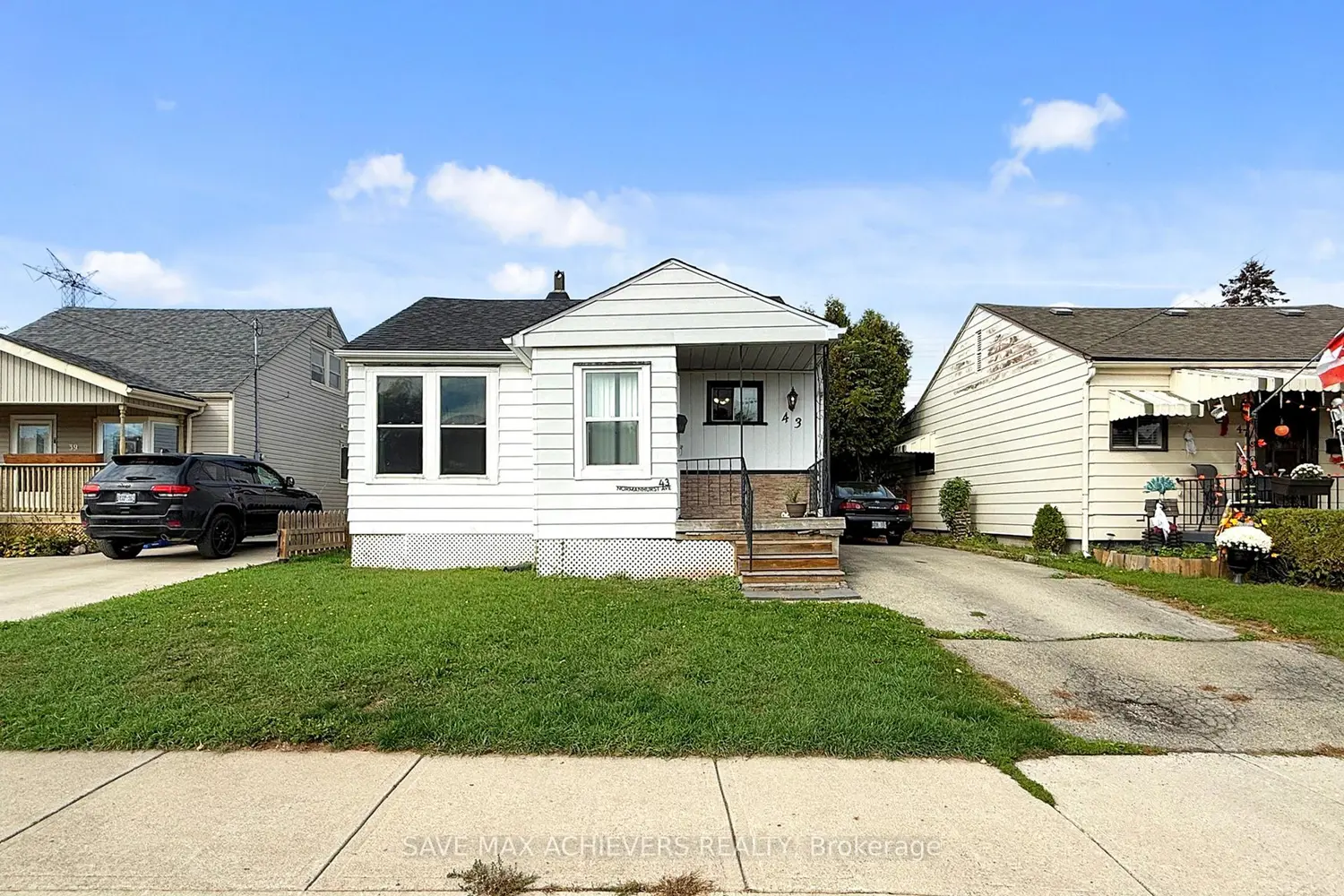 43 Normanhurst Avenue