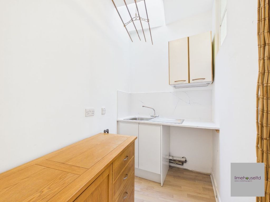 Additional image 10 of 3 bed flat to rentHigh Street, Biggar ML12