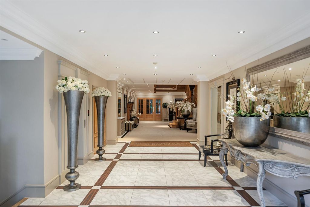 Additional image 2 of 2 bed flat to rentBrockenhurst Road, Ascot SL5