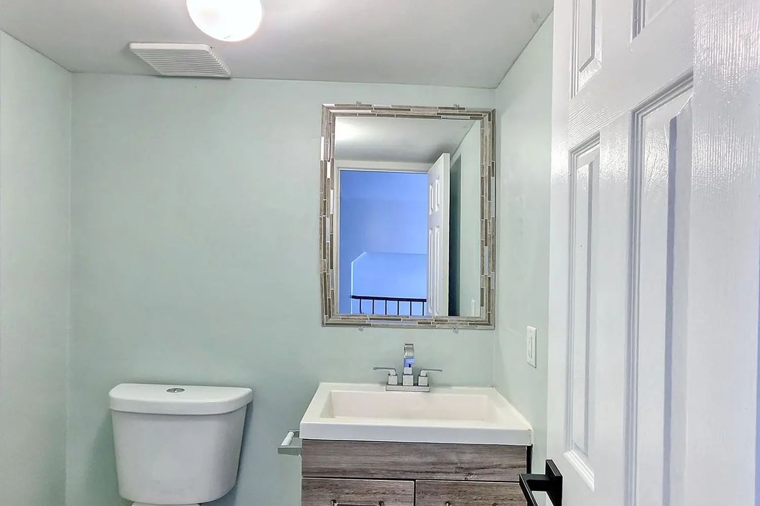 Additional image 15 of 98 Spadina Road