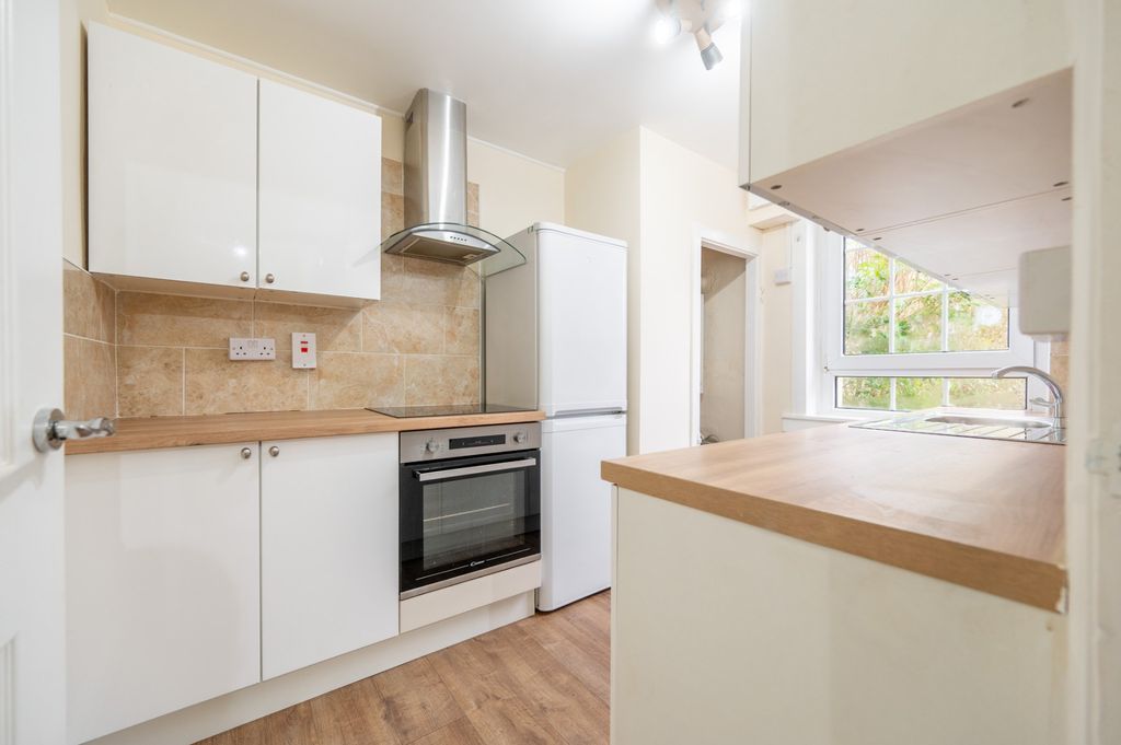 Additional image 7 of 1 bed flat to rentWhitehurst, Bearsden, Glasgow G61