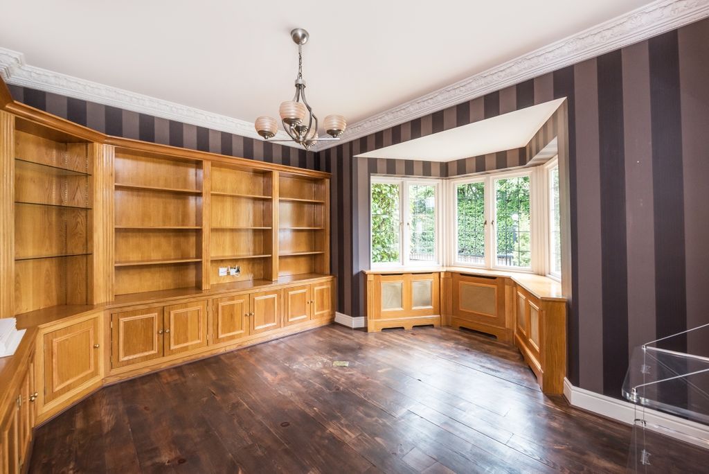 Additional image 8 of 6 bed detached house to rentDukes Kiln Drive, Gerrards Cross SL9