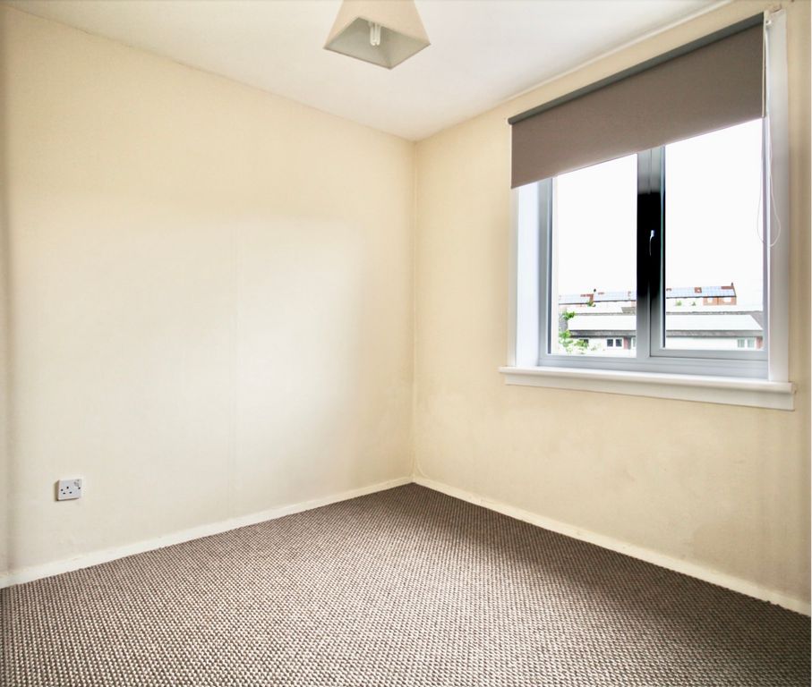 Additional image 10 of 3 bed flat to rentWaulking Mill Road, Clydebank G81