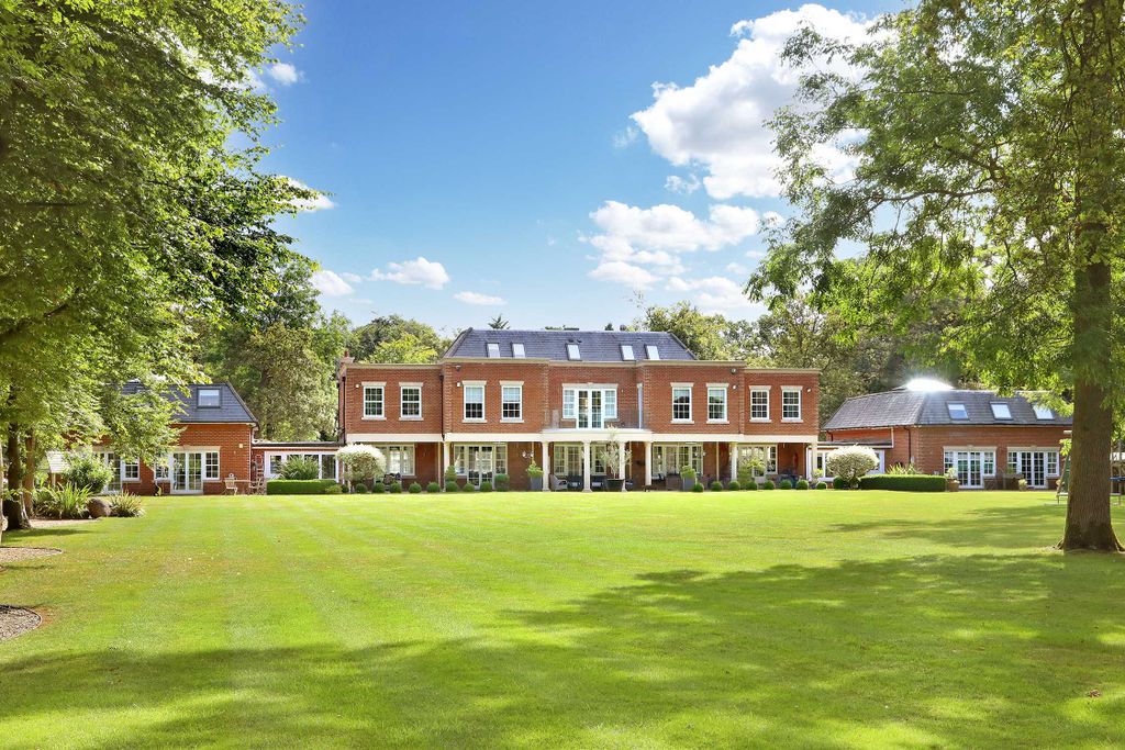 Additional image 4 of 9 bed detached house to rentSlade Oak Lane, Gerrards Cross SL9