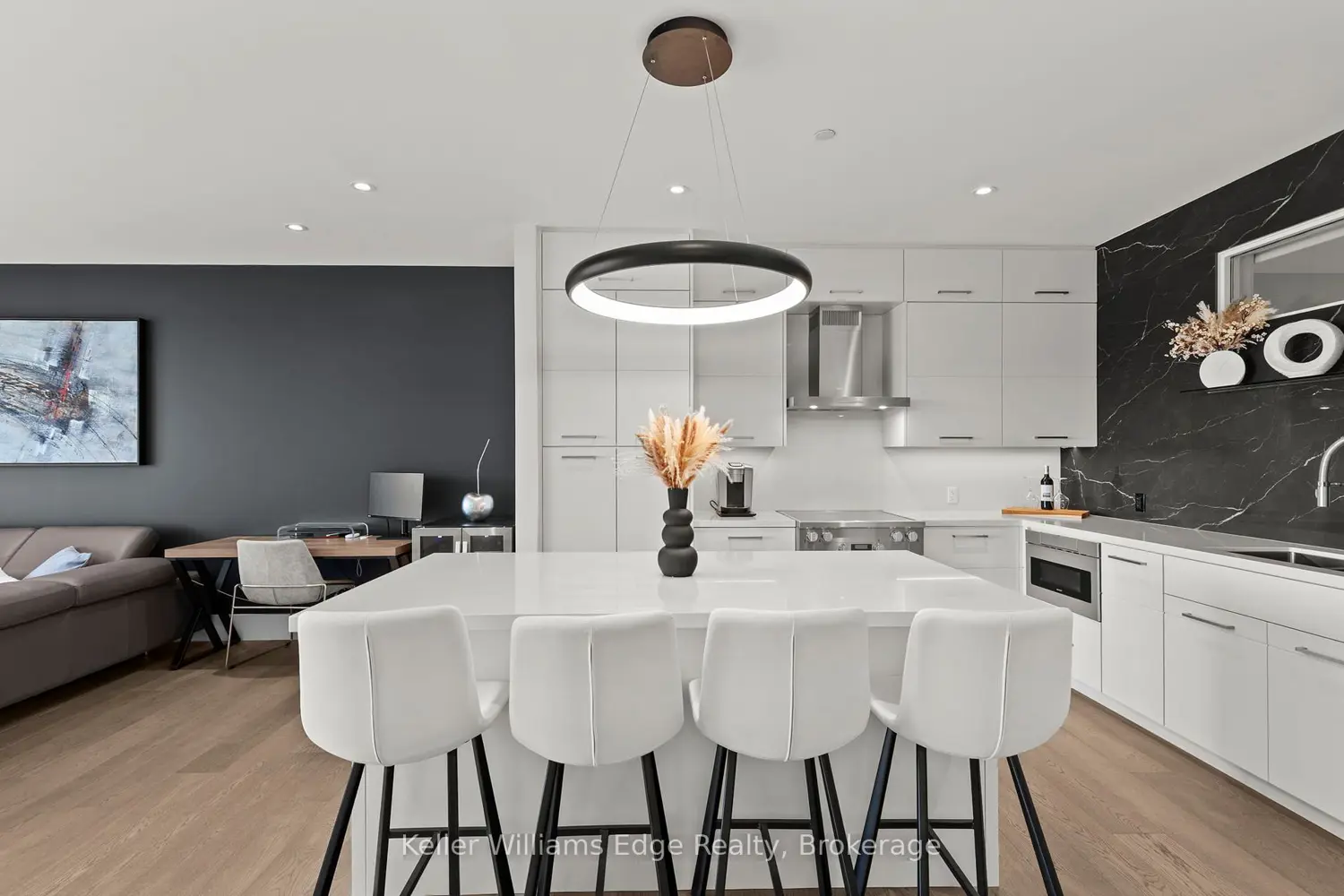 Additional image 3 of 727 Grandview Drive 209