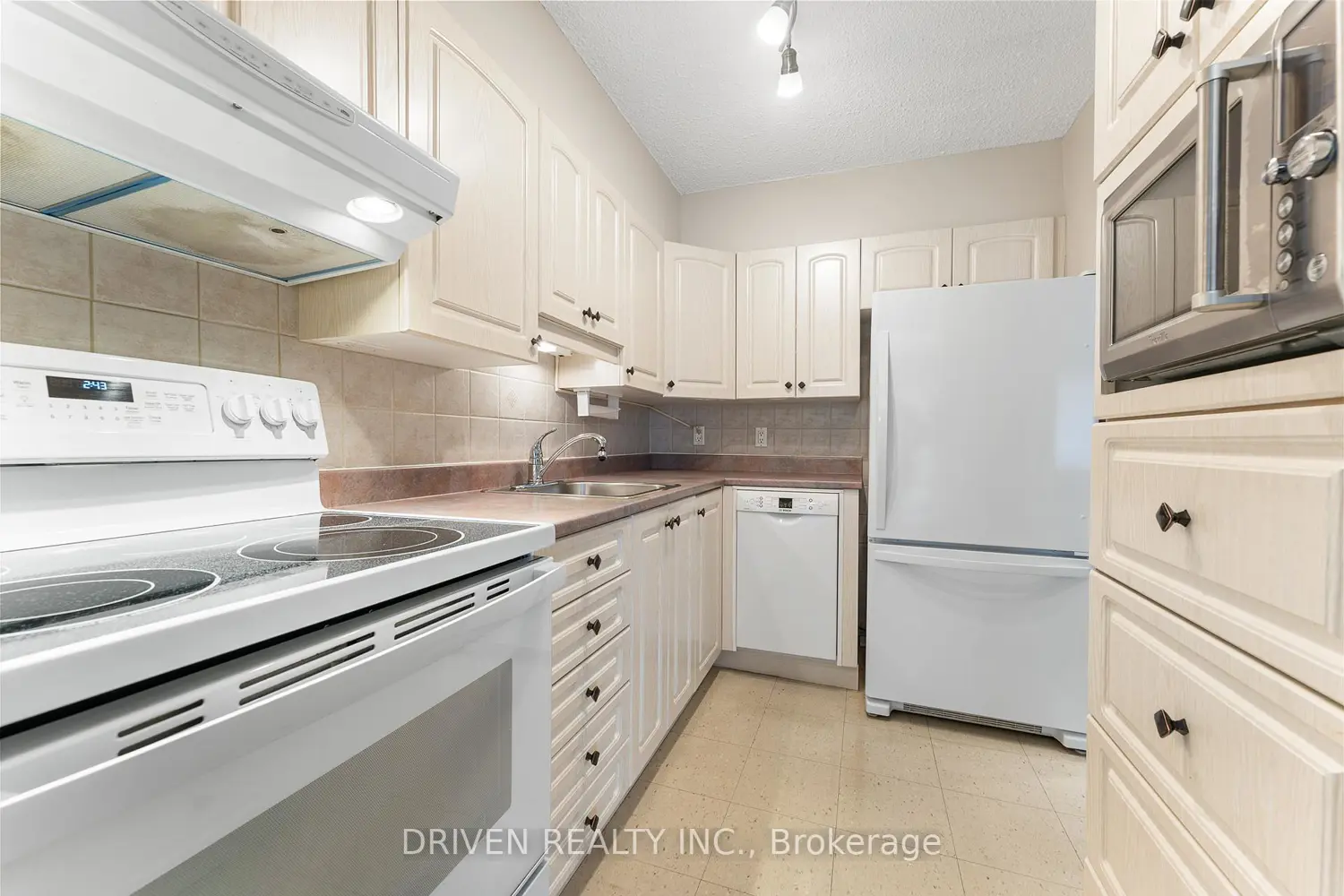 Additional image 5 of 158 A Mcarthur Avenue 404