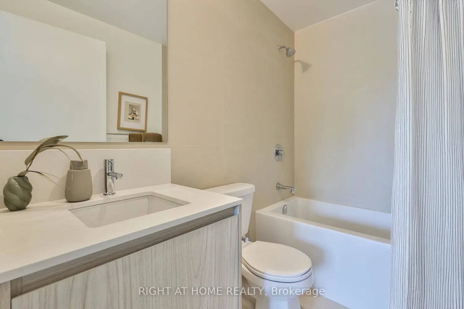 Additional image 15 of 1161 Kingston Road 201