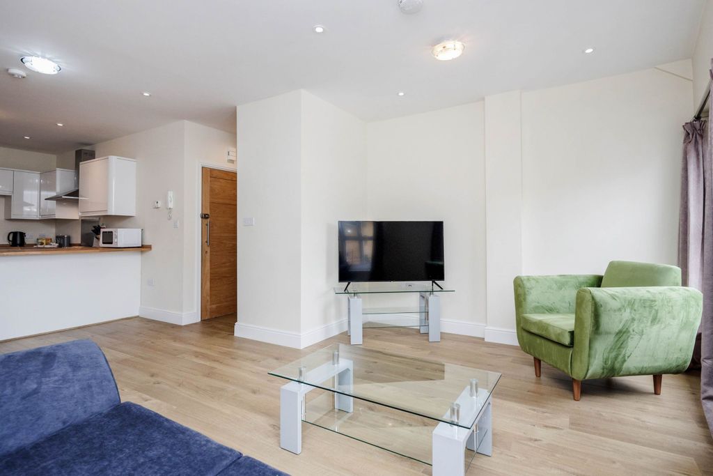 Additional image 16 of 2 bed flat to rentQueen Street, Maidenhead SL6