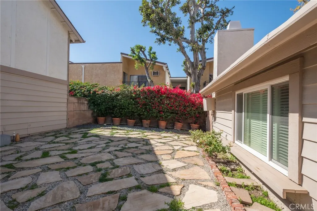Additional image 44 of 18319 Collins Street Unit 19, Tarzana, CA 91356