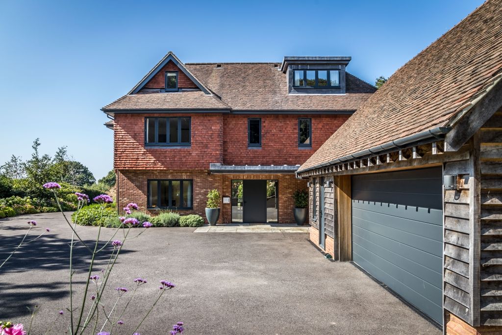 Additional image 2 of 5 bed detached house to rentPlumtree Cross Lane, Barns Green, Horsham RH13