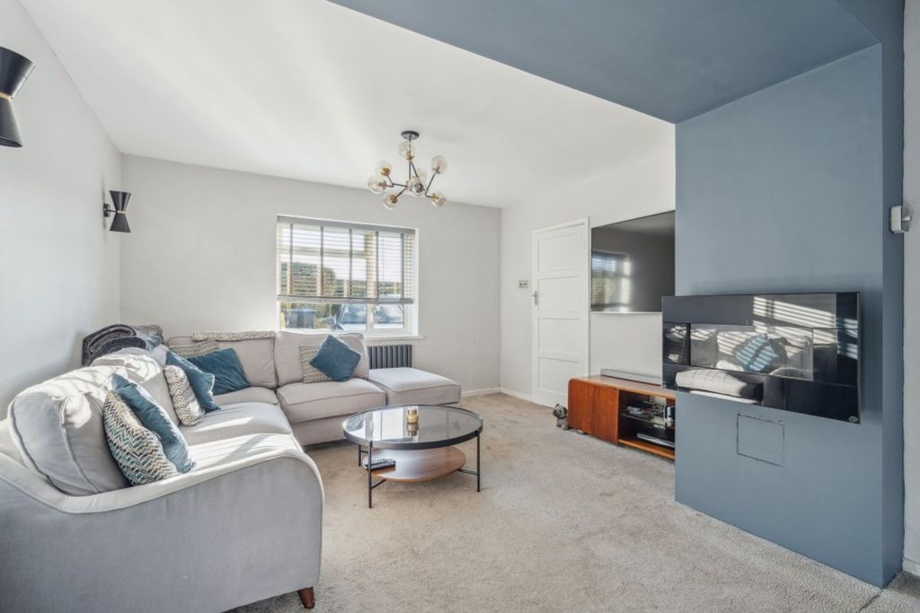 Additional image 6 of 3 bed semi-detached house to rentMaxwell Road, Beaconsfield HP9
