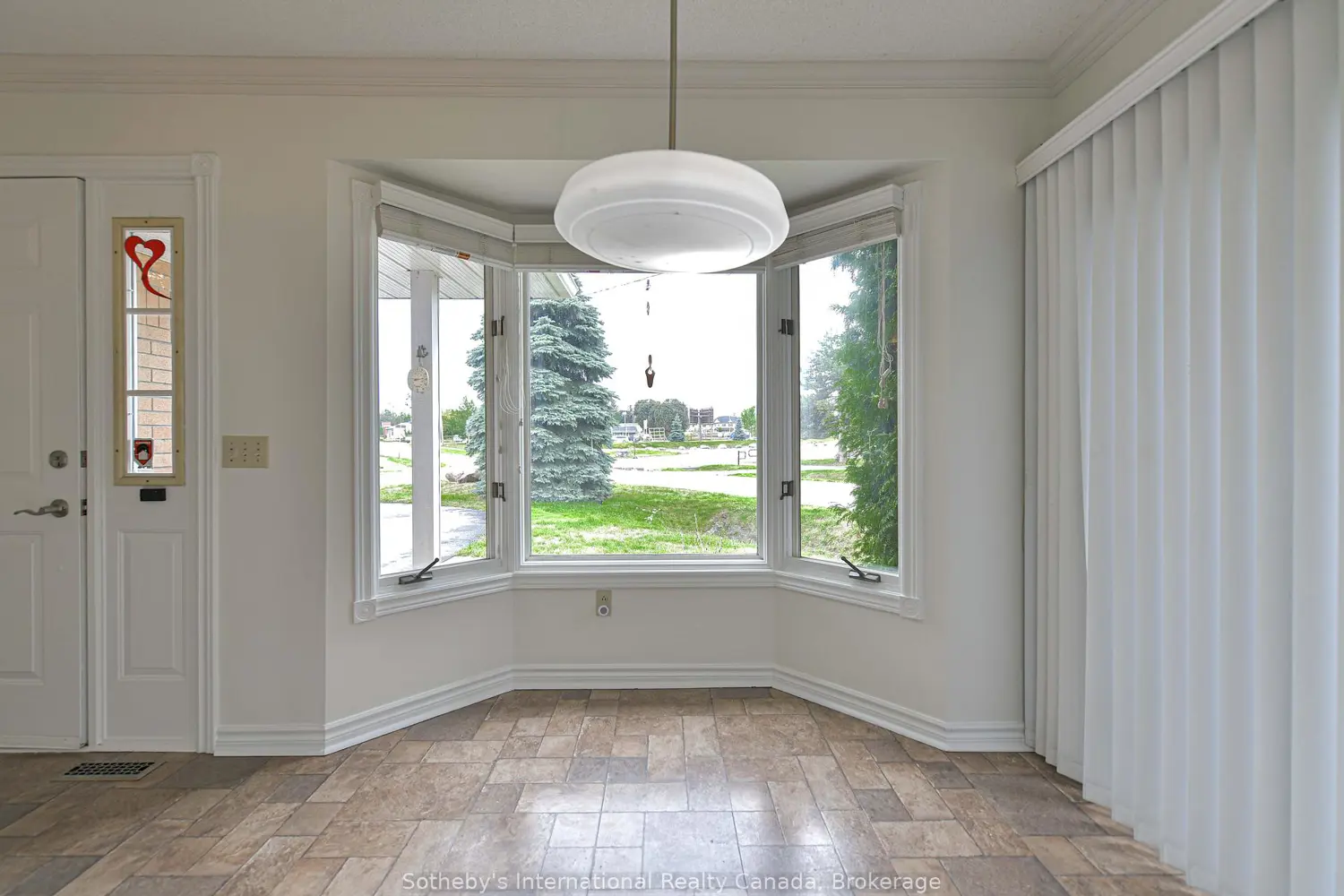 Additional image 4 of 10 Museum Drive 101