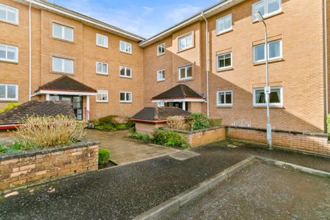Golf Court, Netherlee G44