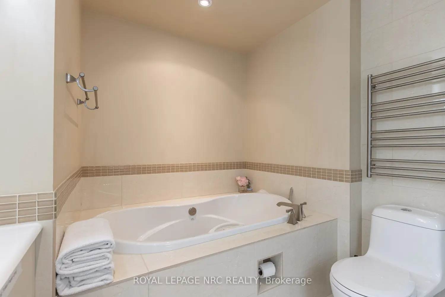 Additional image 16 of 328 Niagara Boulevard