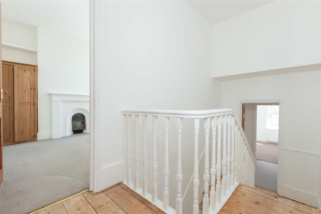 Additional image 8 of 3 bed maisonette to rentWestern Row, Worthing BN11