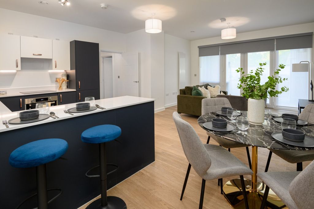 Additional image 13 of Studio to rentStation Avenue, Walton-On-Thames KT12