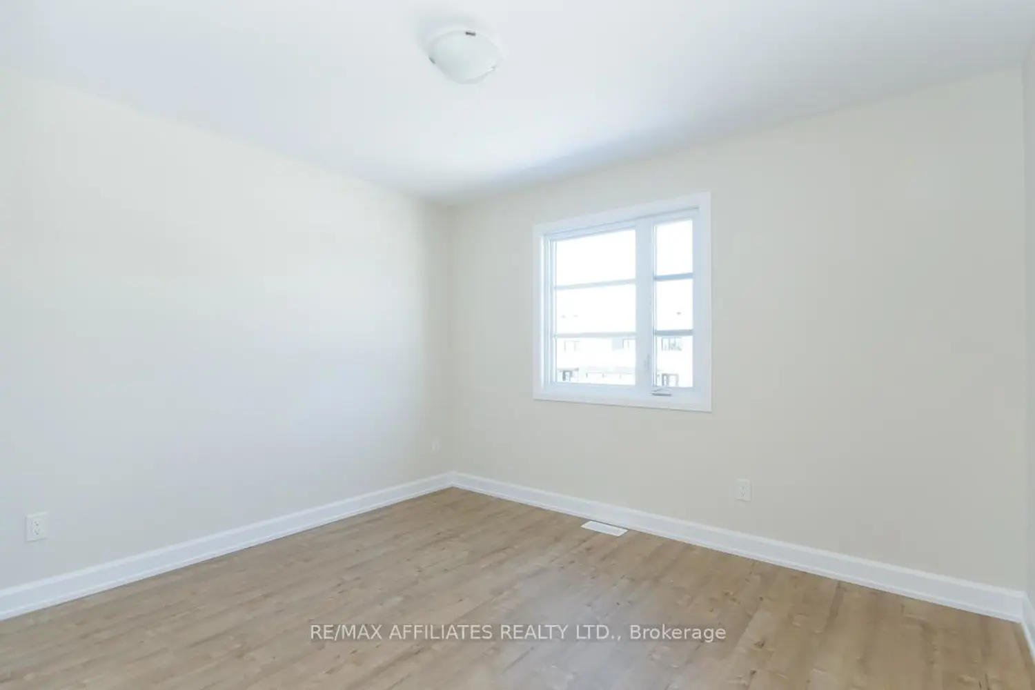 Additional image 16 of 1060 Chablis Crescent