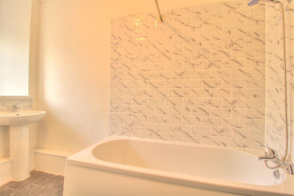 Additional image 3 of 1 bed flat to rentOffice Street, Porth CF39