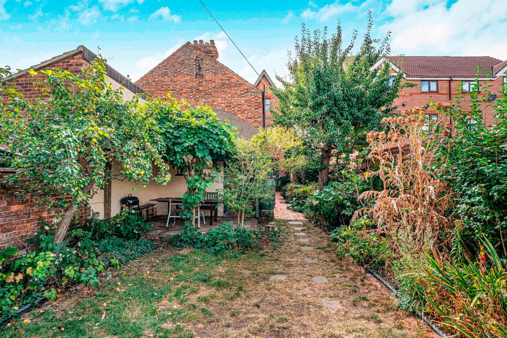 Additional image 17 of 6 bed semi-detached house to rentConduit Road, Bedford MK40