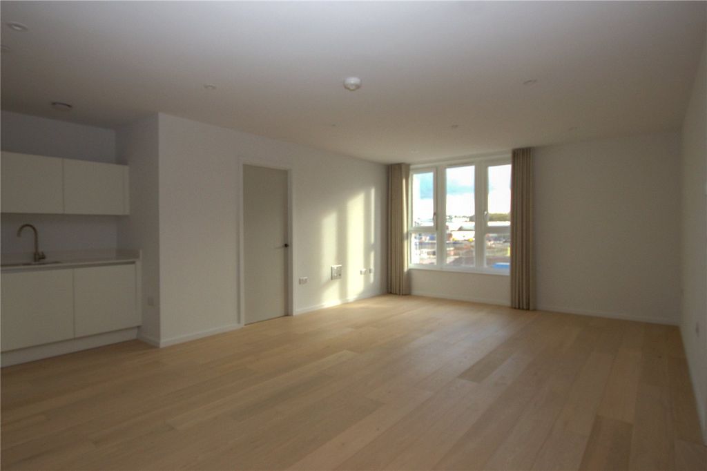 Additional image 5 of 2 bed flat to rentRunway Avenue, Patchway, Bristol, South Gloucestershire BS34